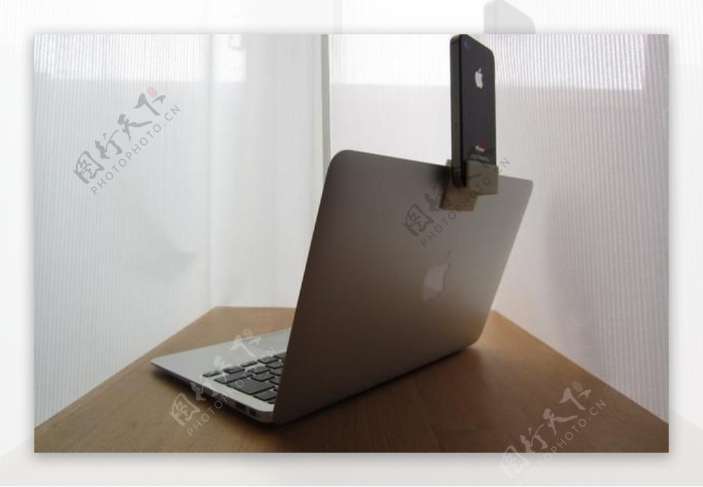 iPhone44座与视网膜MacBookAir和MacBookPro