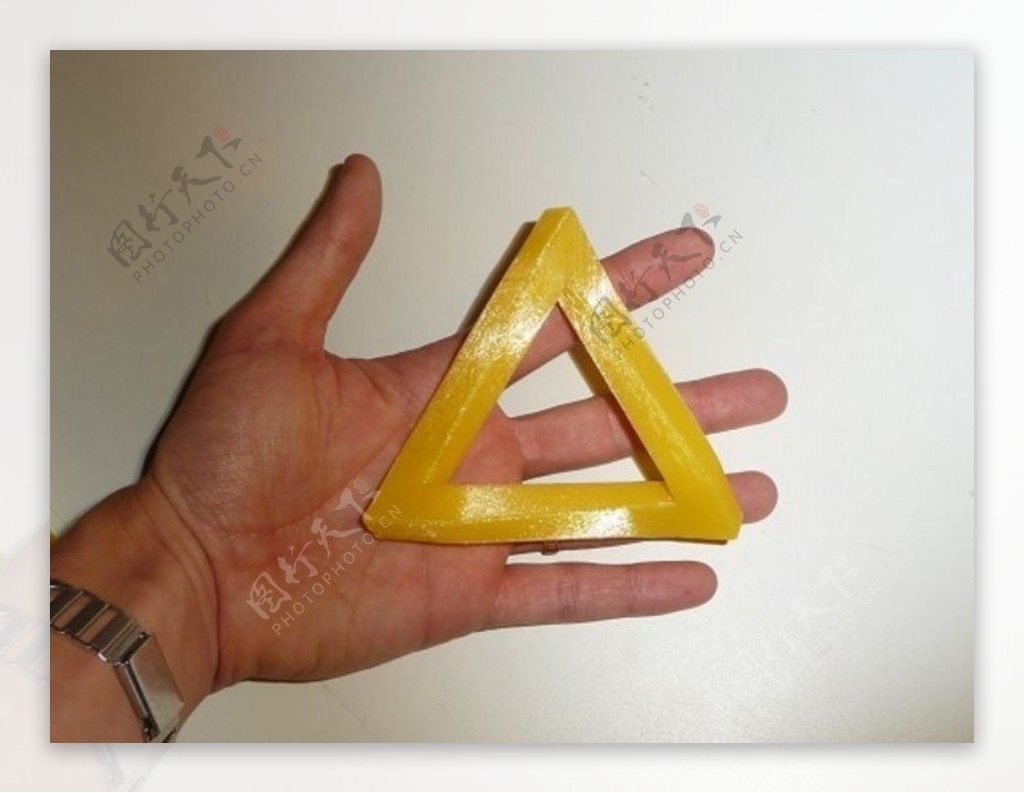 对称的彭罗斯三角