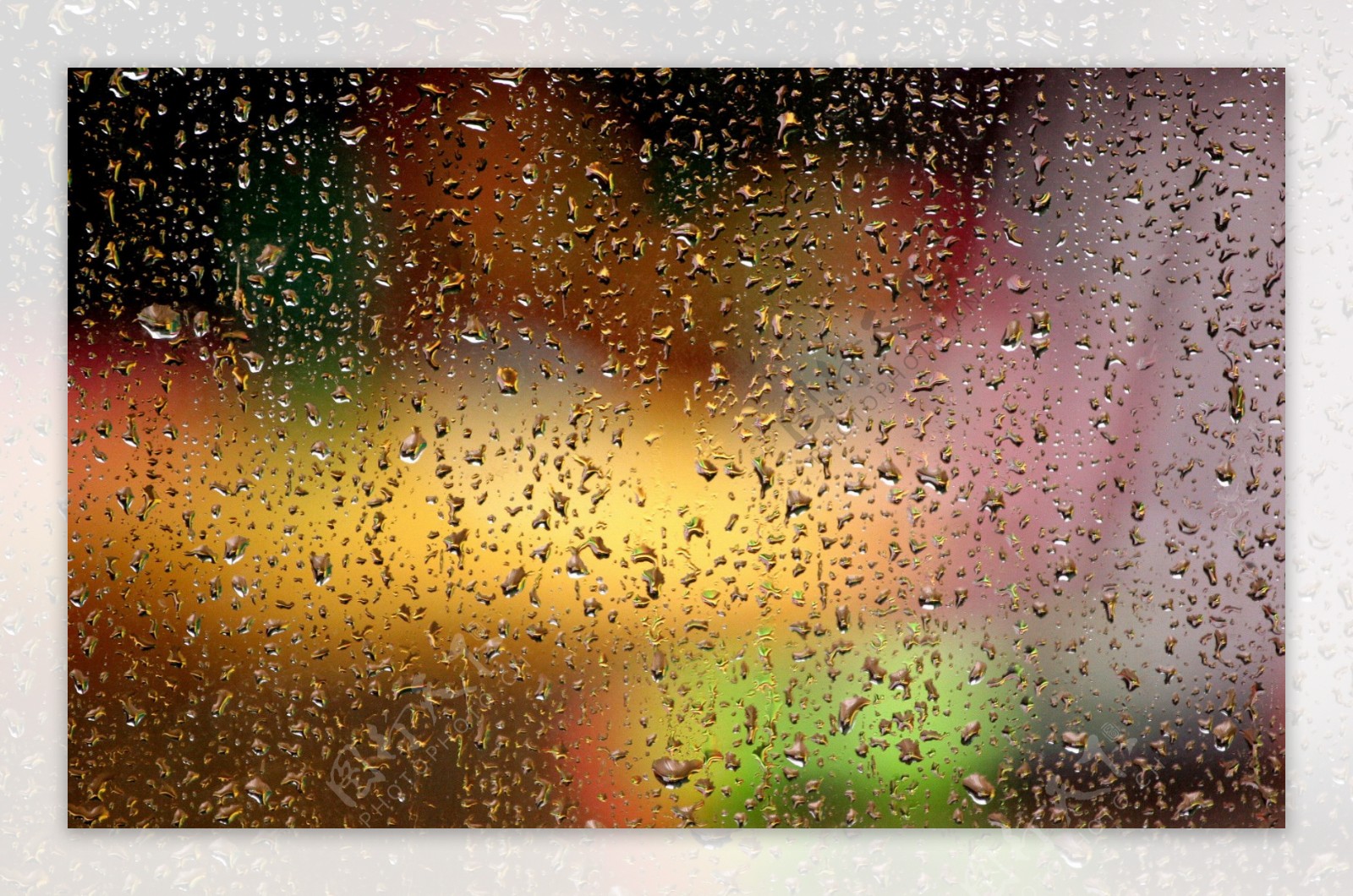 窗外的小雨滴高清素材