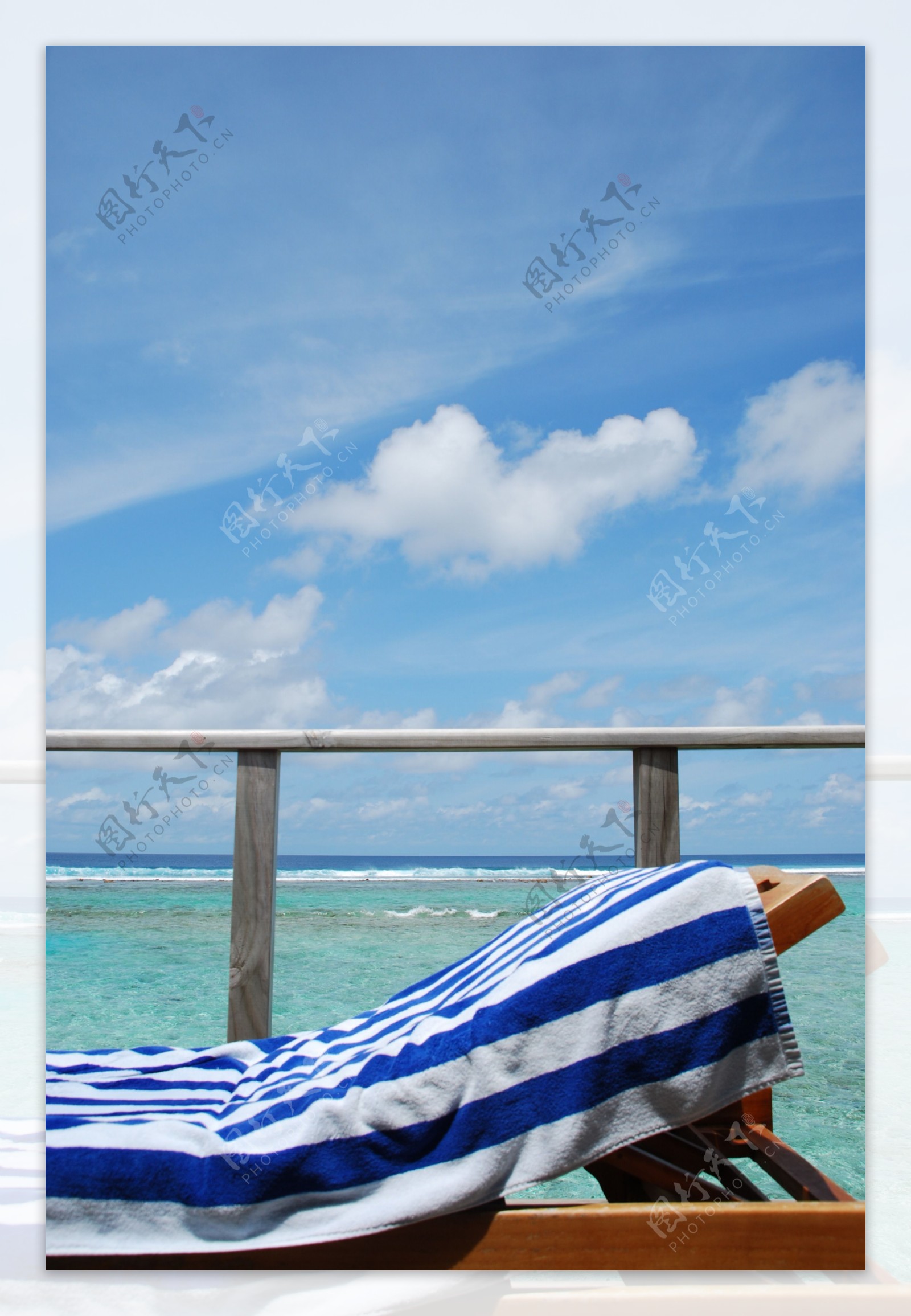 从马尔代夫的水上别墅海景和clouscape