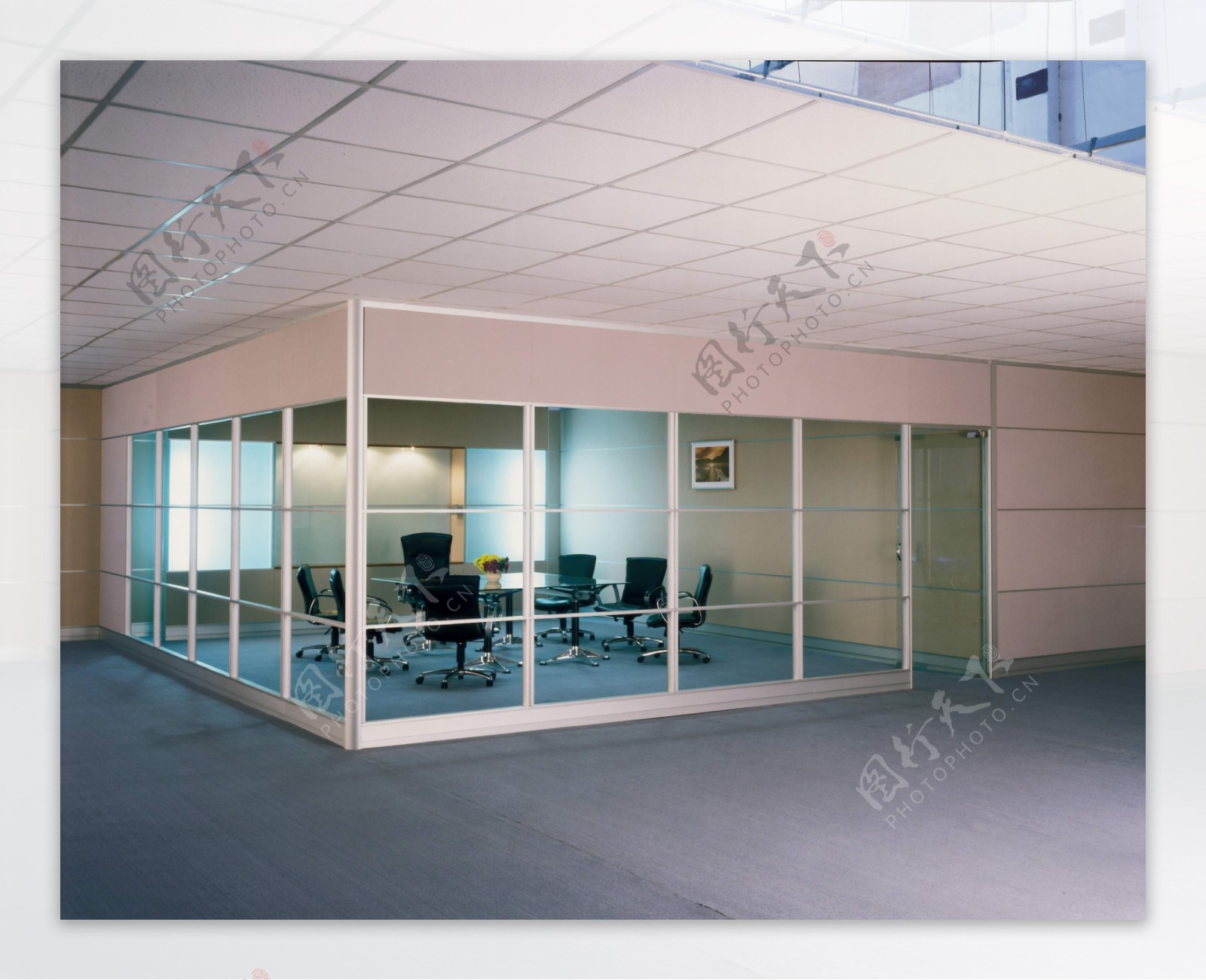 办公室内会议厅玻璃房间高清图