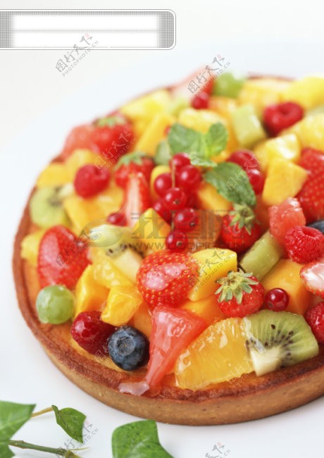 水果蛋糕西餐菠萝草莓野霉樱桃哈密瓜蛋糕甜点餐饮美食西餐美食