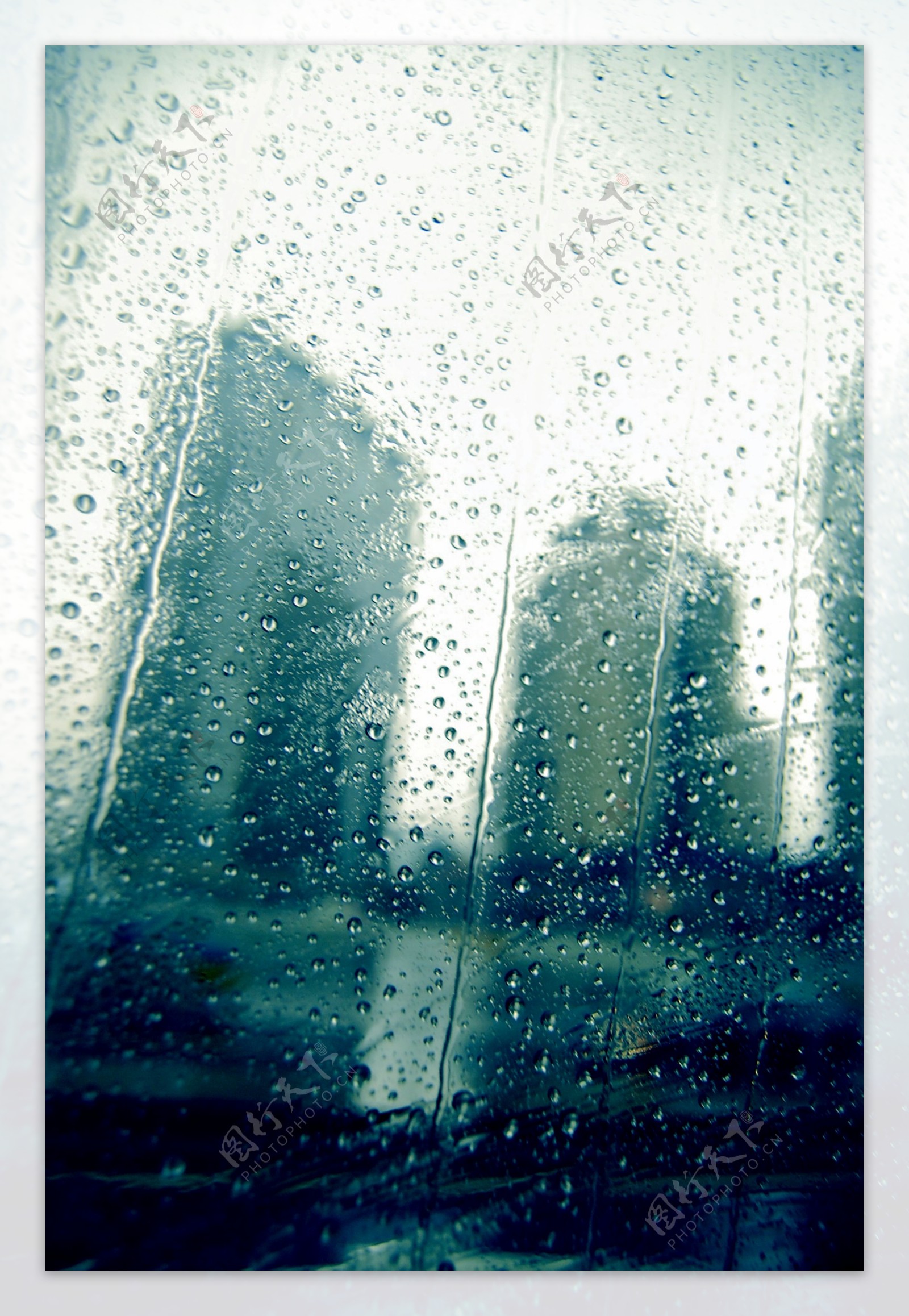 雨中城市图片