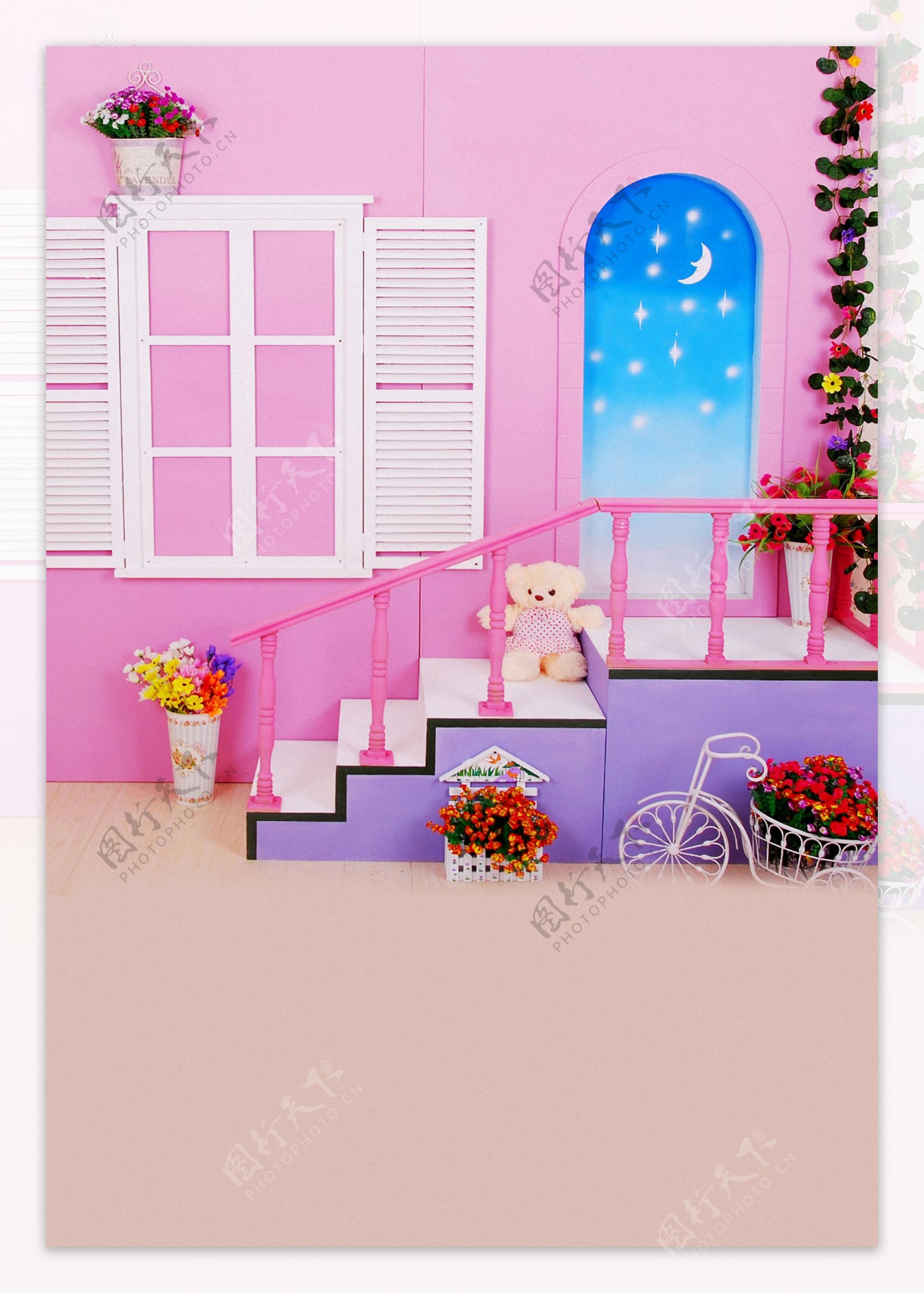 卡通粉色家园儿童背景大图