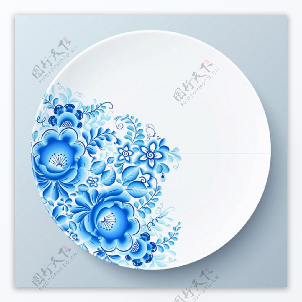 蓝花装饰白瓷盘