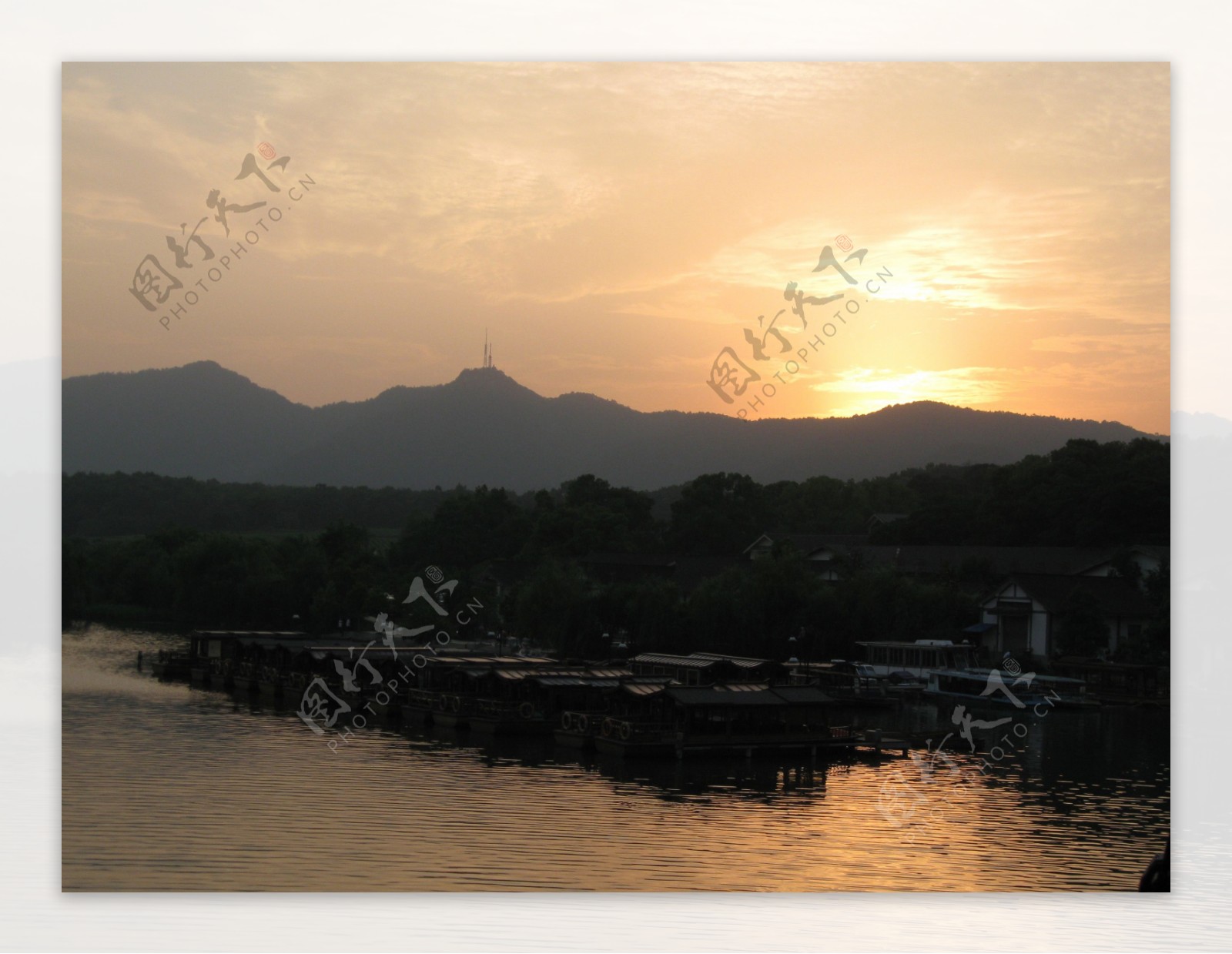 夕阳西下茅家埠小景