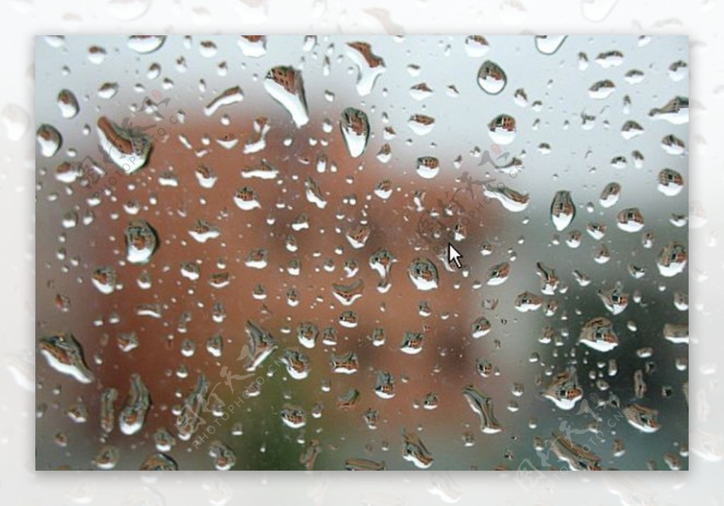 窗户上的雨珠ppt模板