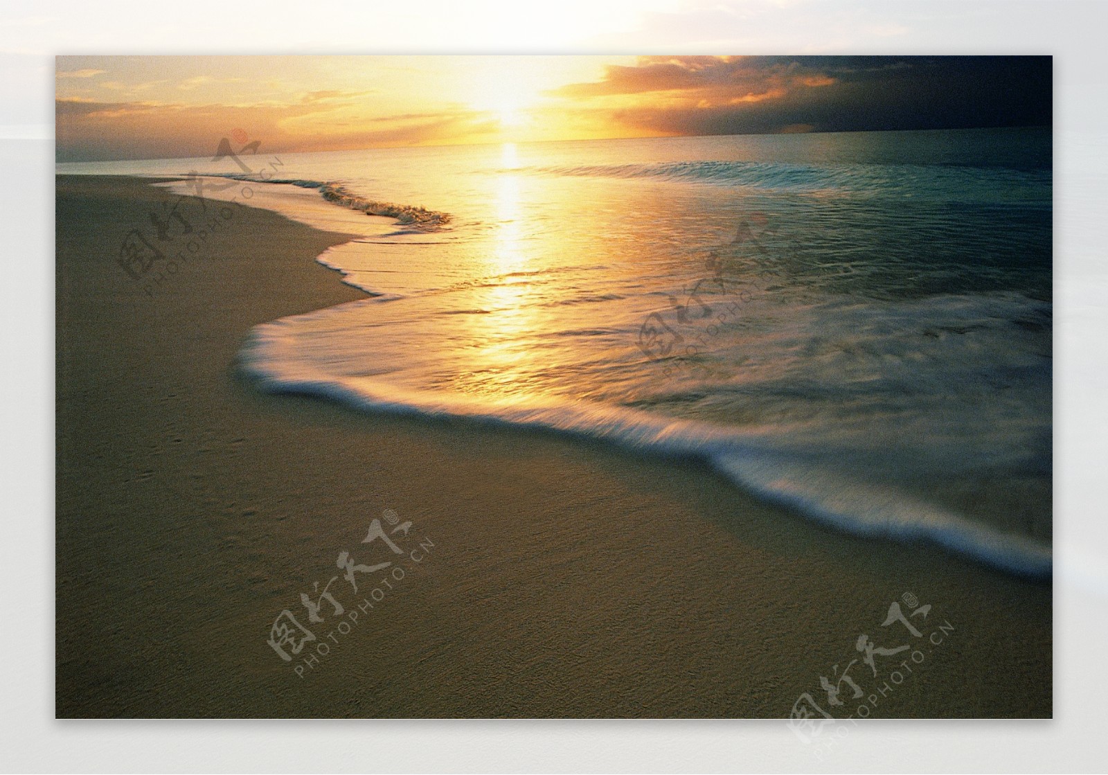 沙滩日落图片