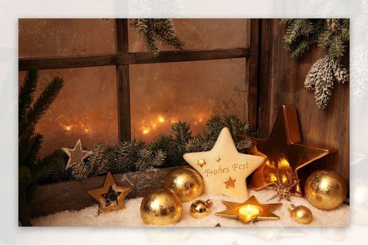木窗前圣诞星星圣诞球图片