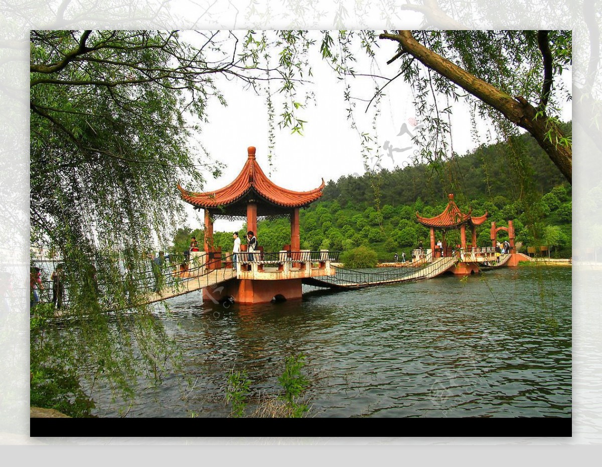 湖上亭阁图片