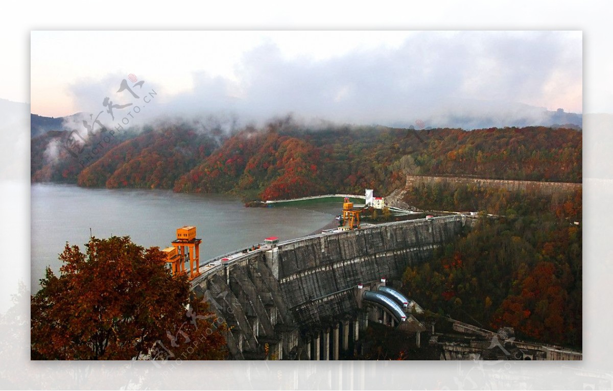白山湖发电厂水库大坝图片