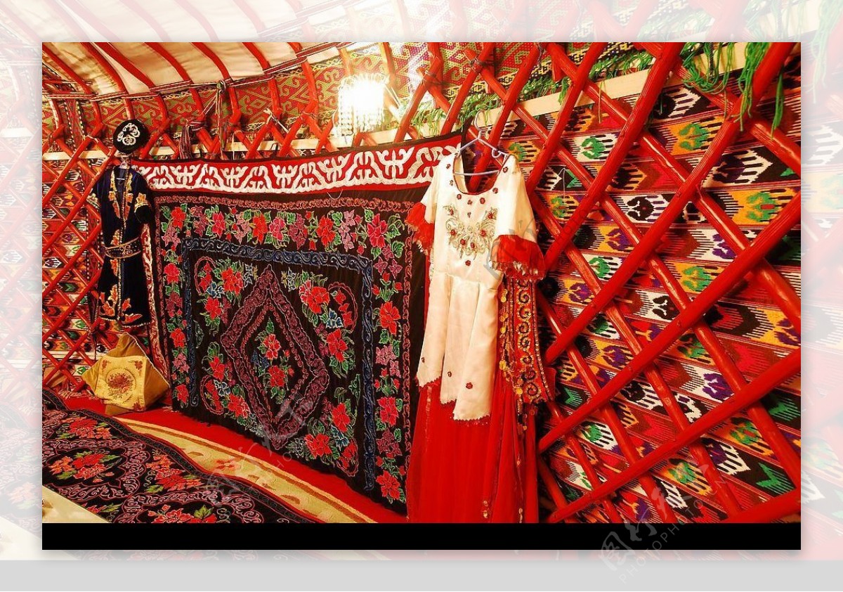 哈萨克民族毡房内的装饰图片