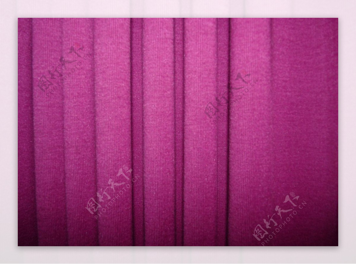 紫色窗帘图片