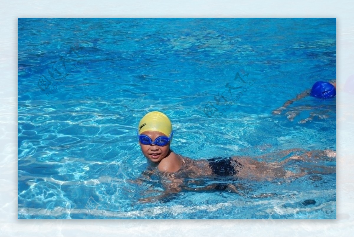 游泳活动图片
