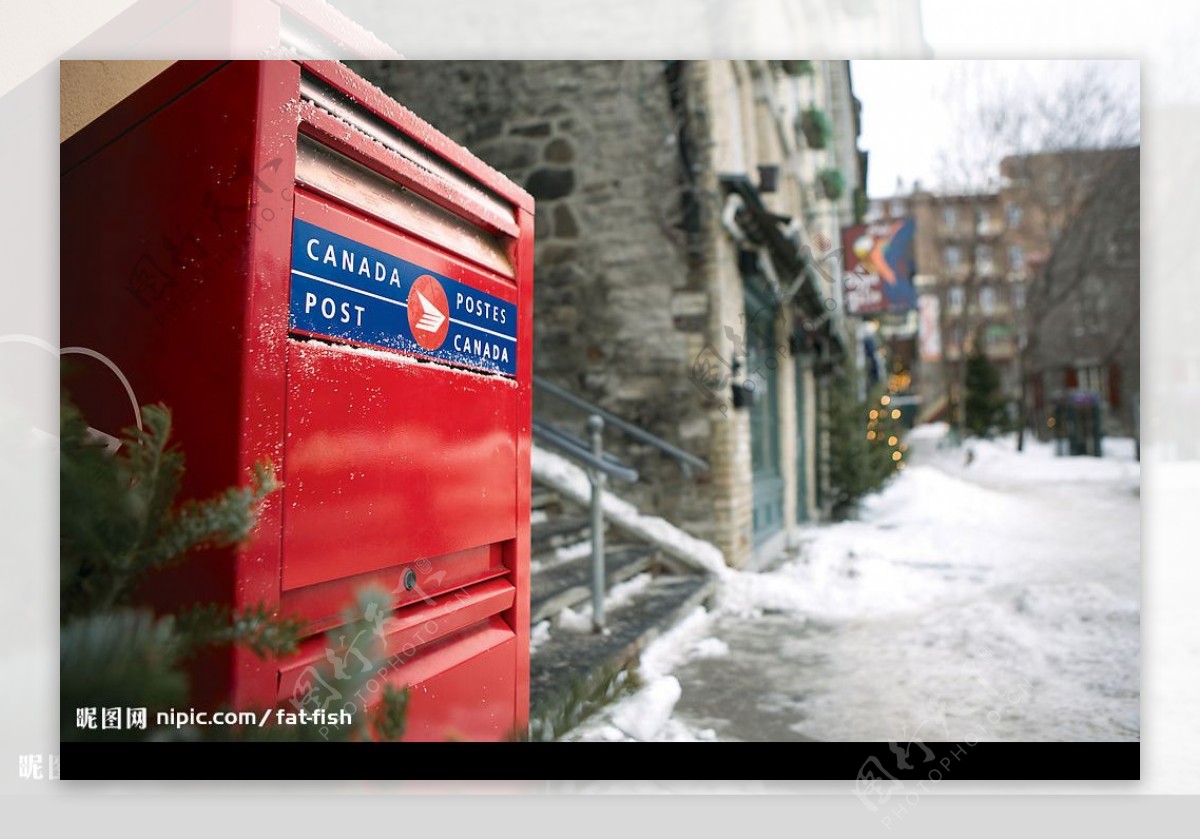 雪中的邮筒图片