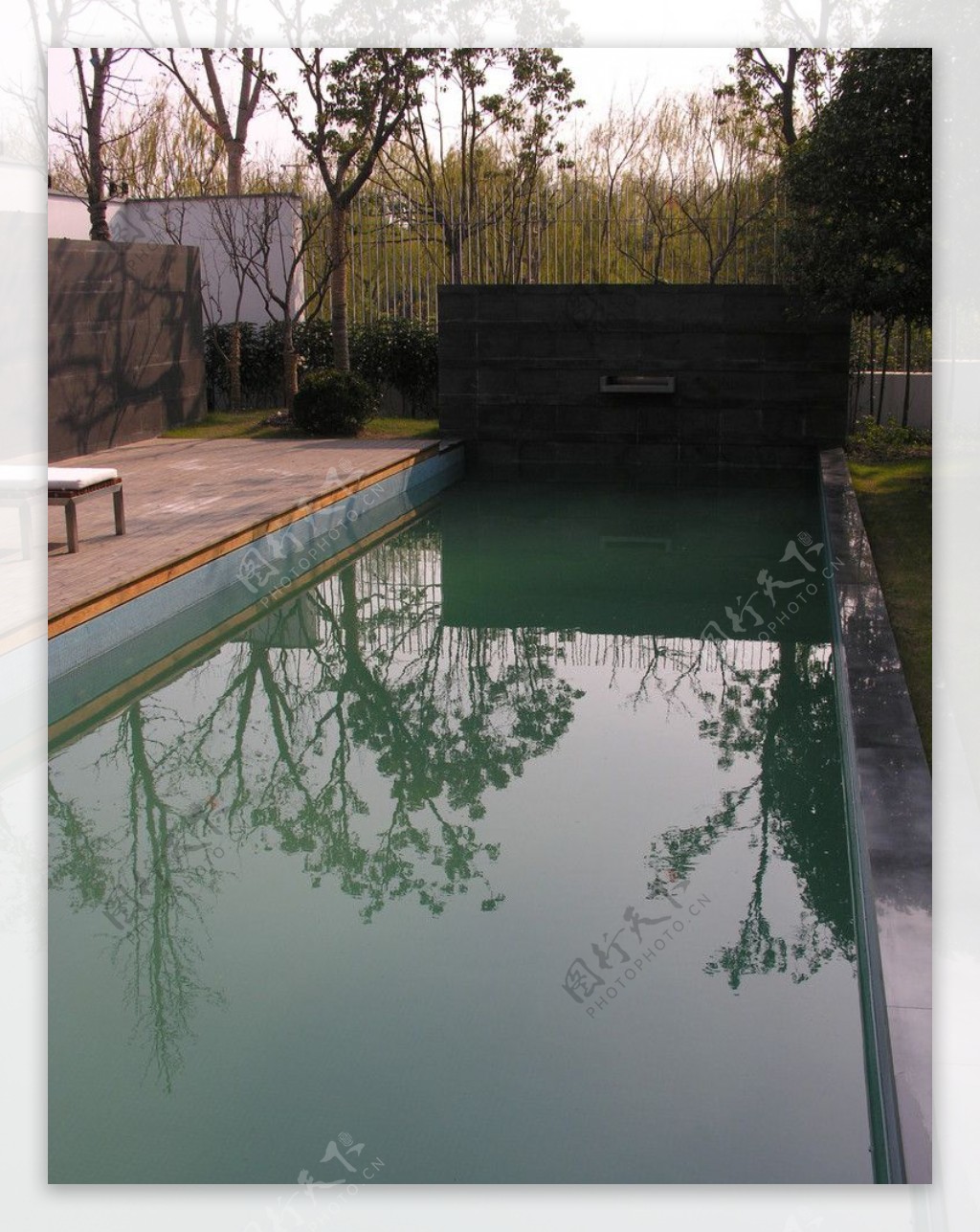 眼神 相遇 气息 缠绕 泳池迷情 书写 禁忌 篇章 让人 沉沦