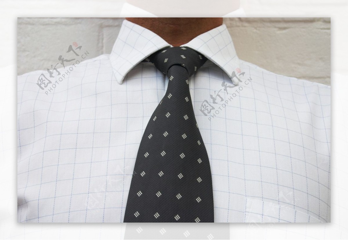 系领带的白领图片