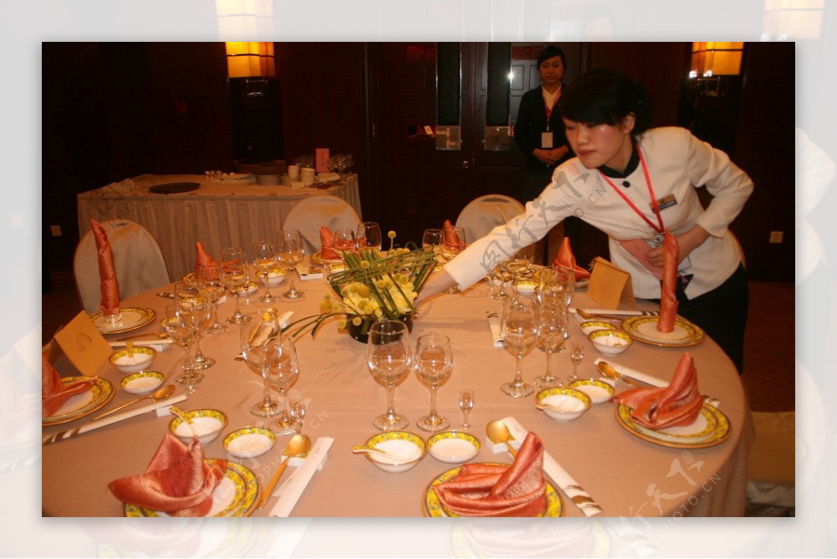 酒店服务技能大赛餐厅餐饮图片