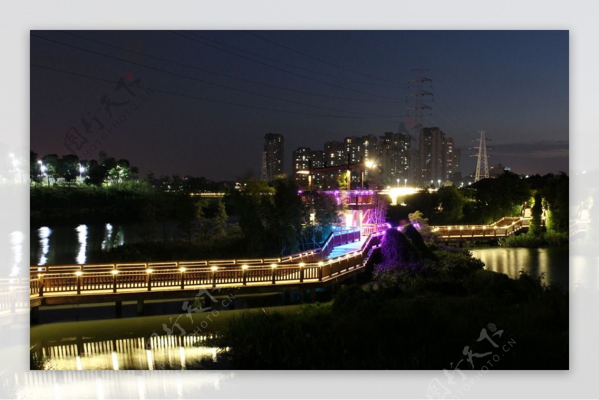 花都湖夜景图片