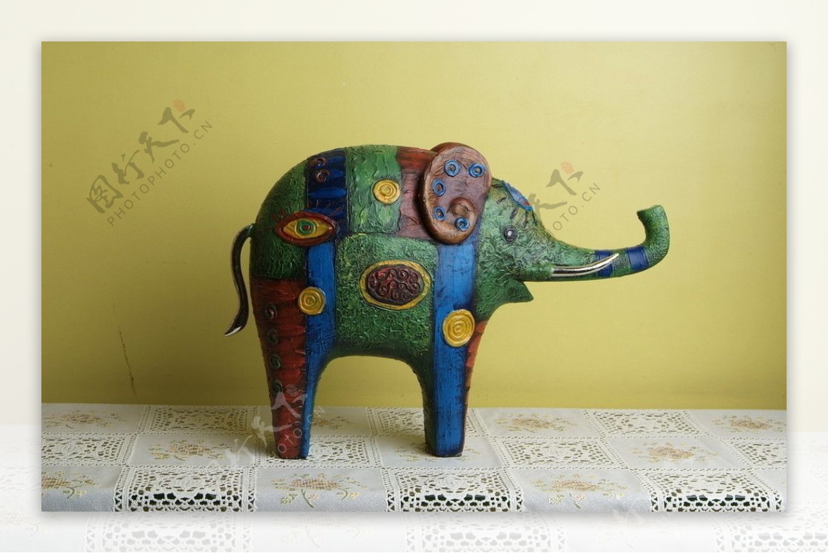 木艺彩色大象图片