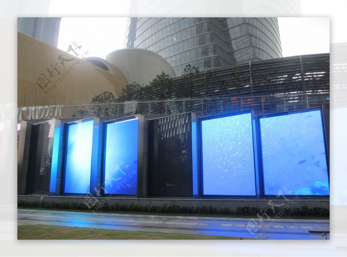 上海中心LED广告系统图片