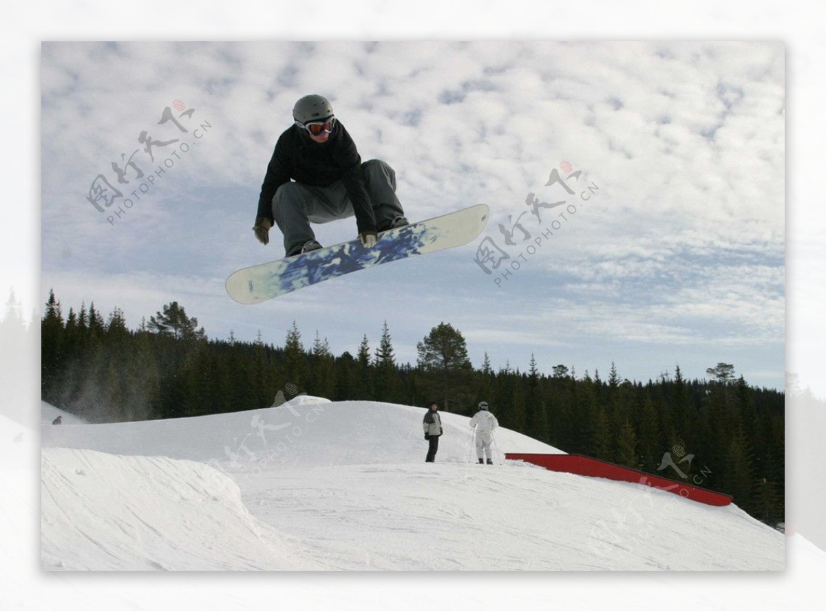滑雪竞技图片
