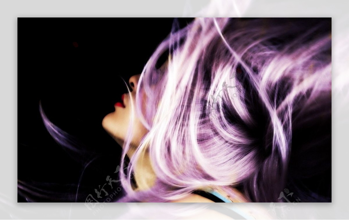 紫发美少女图片