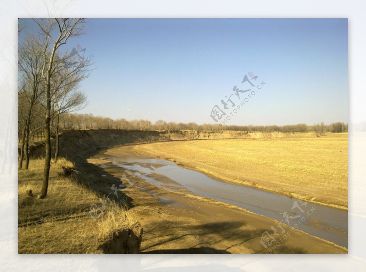 蜿蜒的古河道图片