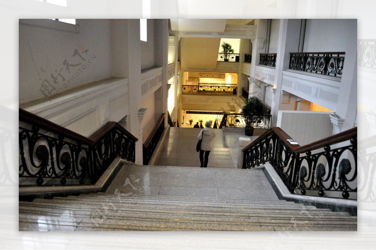 上海美术馆楼梯图片