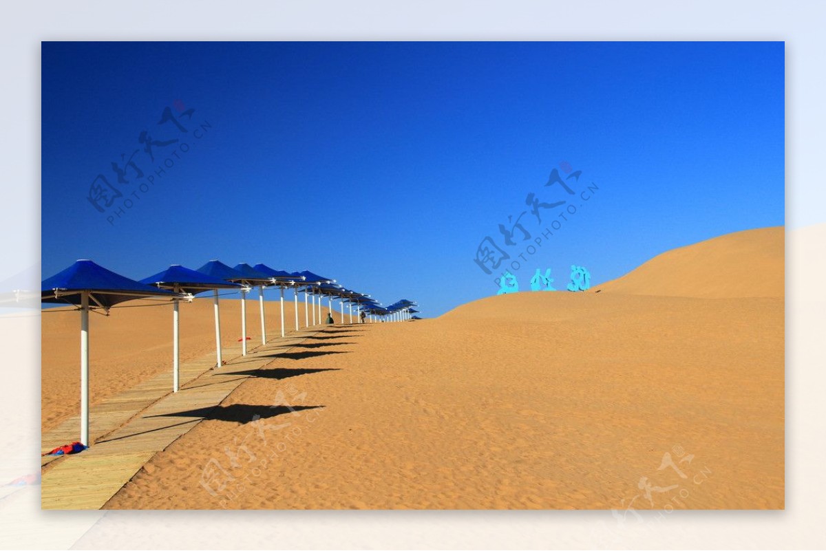 沙漠沙丘黄沙图片