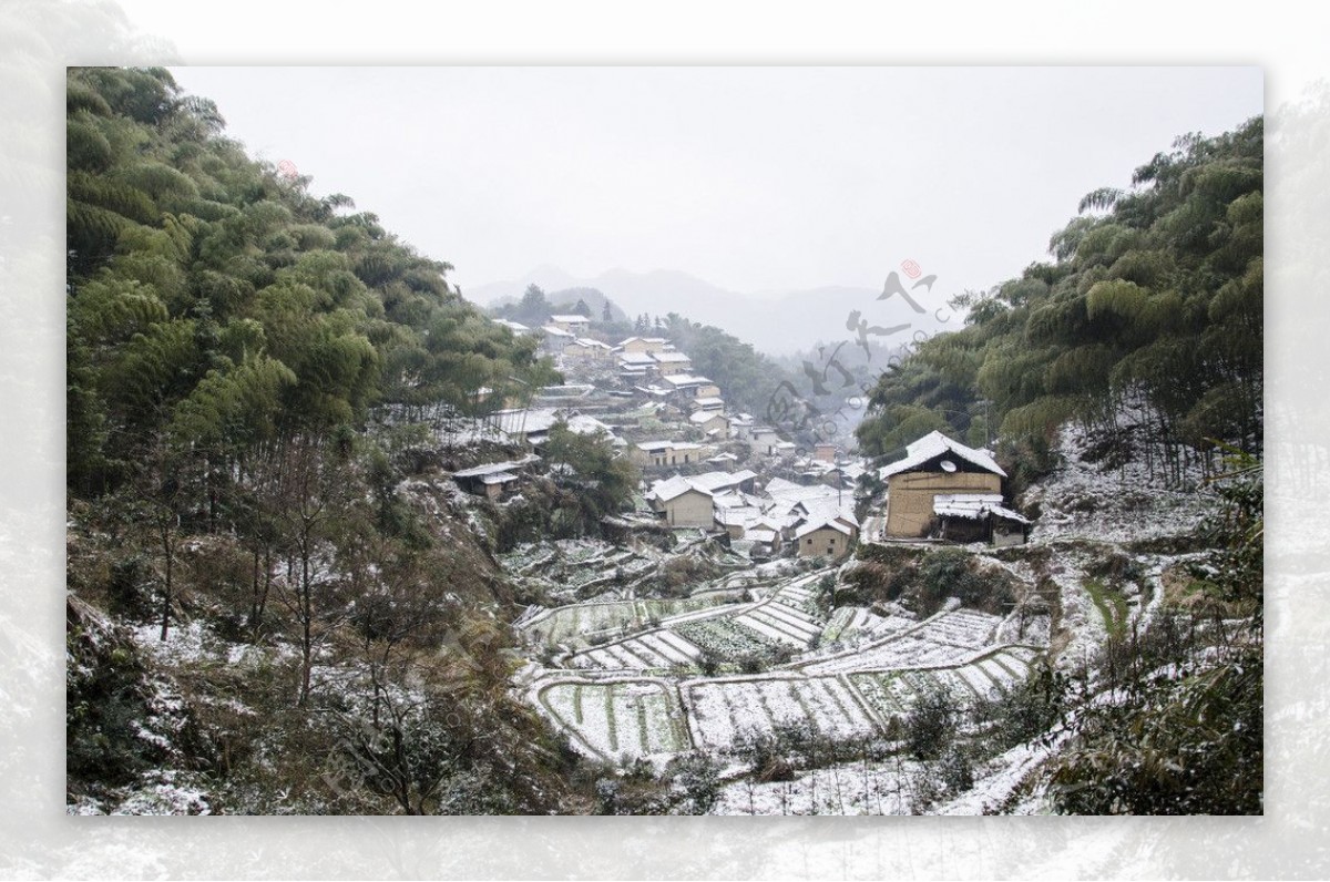 山村雪景图片