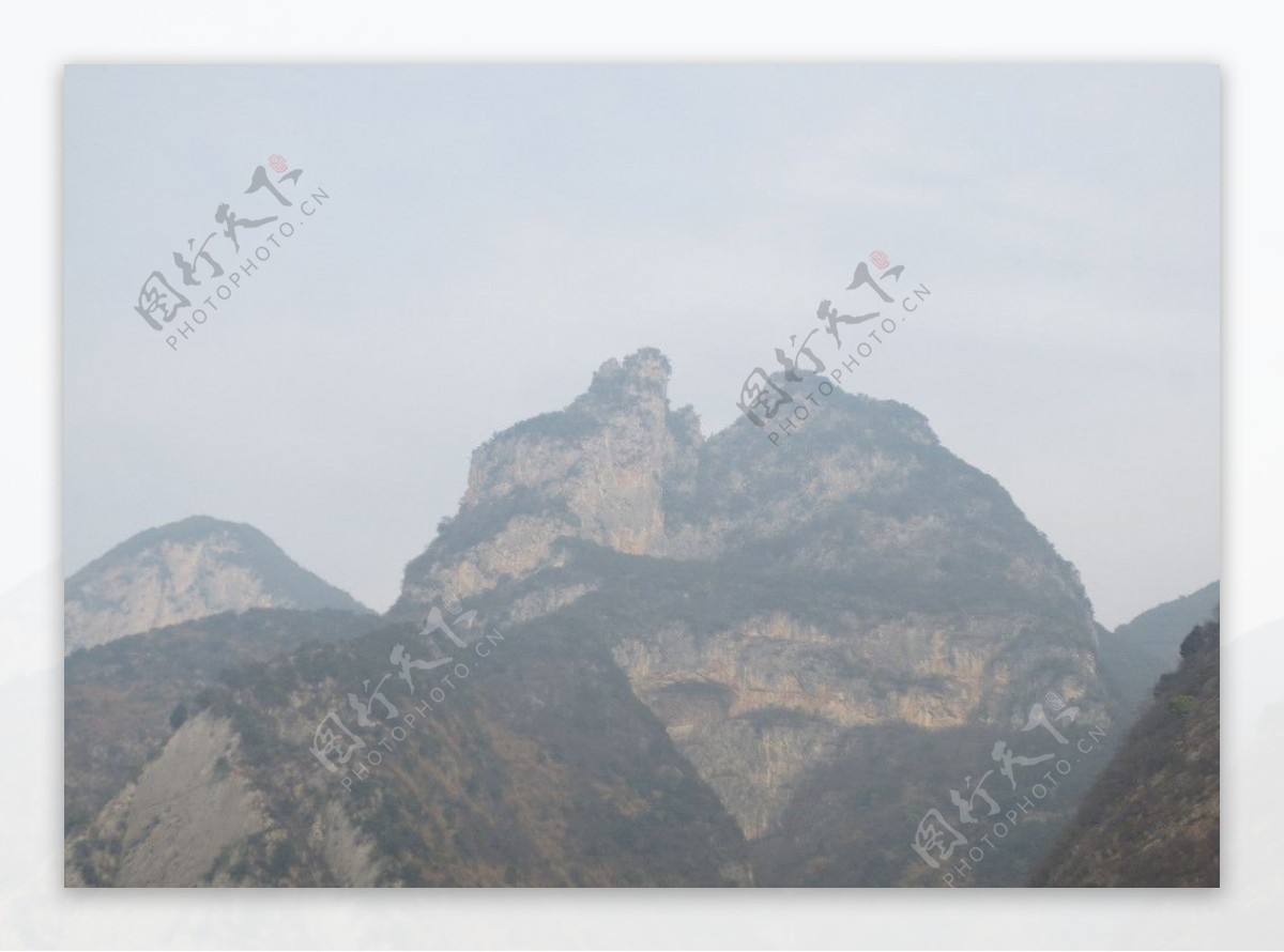 三峡骆驼峰图片