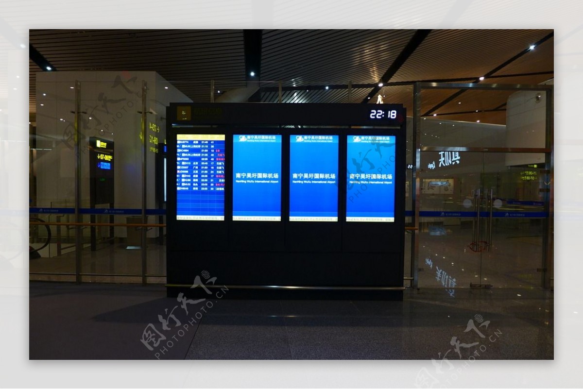 机场航班信息展示窗图片