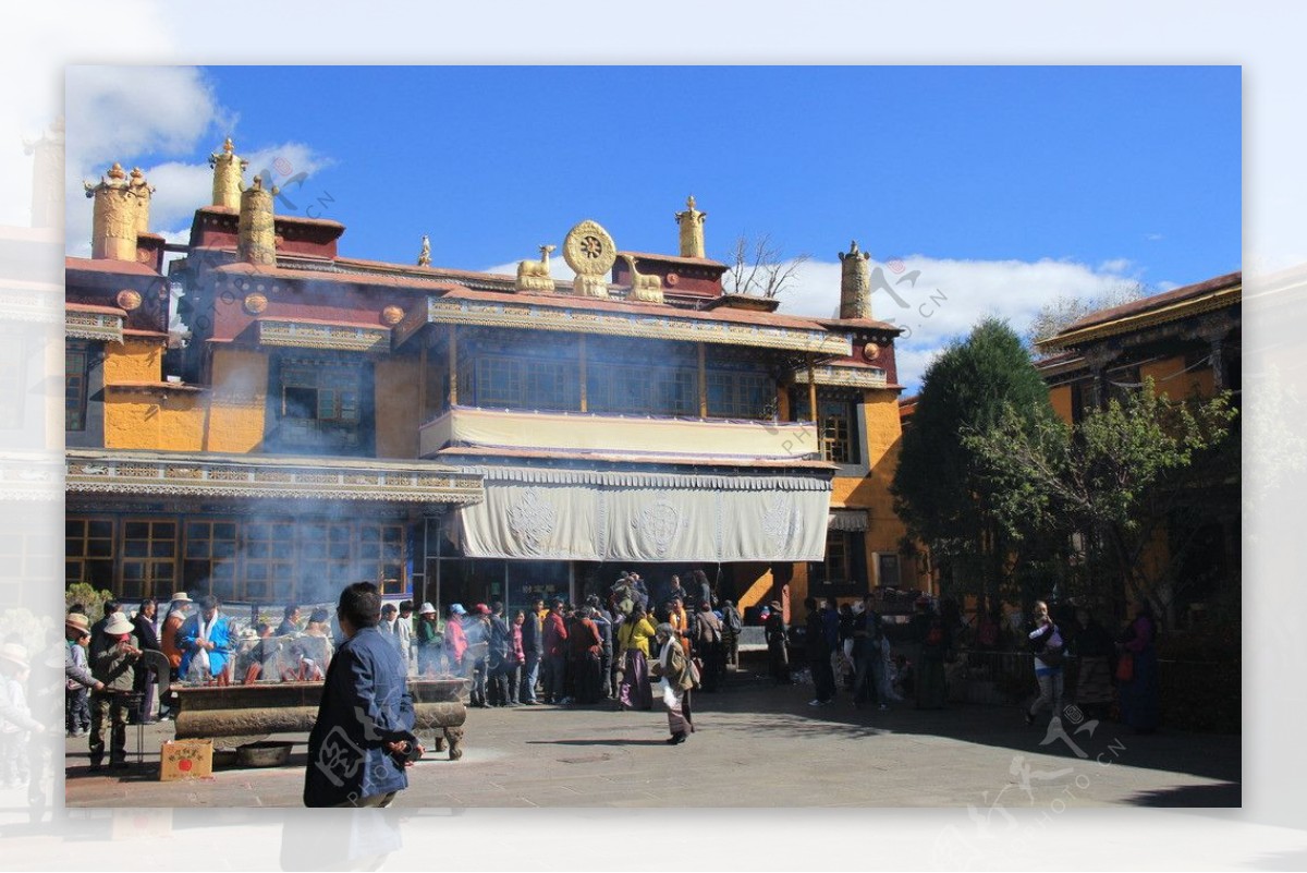 西藏扎基寺财神庙图片