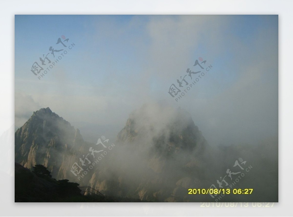 雾中黄山图片