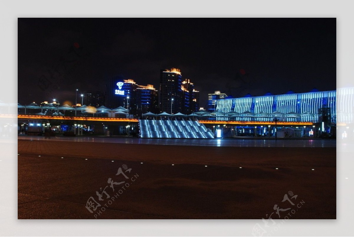 上海浦西高架步桥LED夜景照明图片
