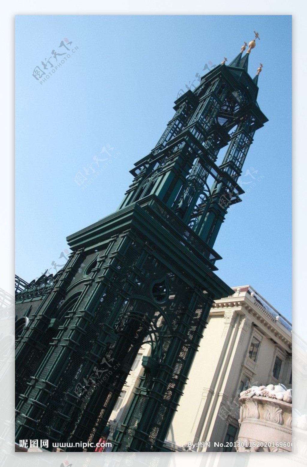 哈尔滨教堂铁塔图片