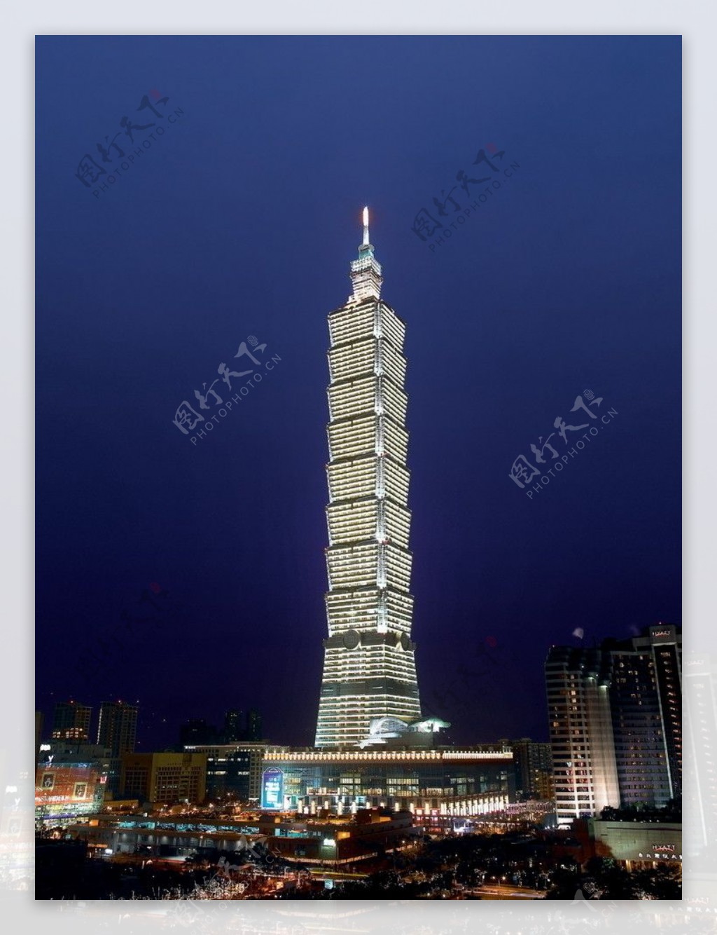 Taipei101大楼夜景图片