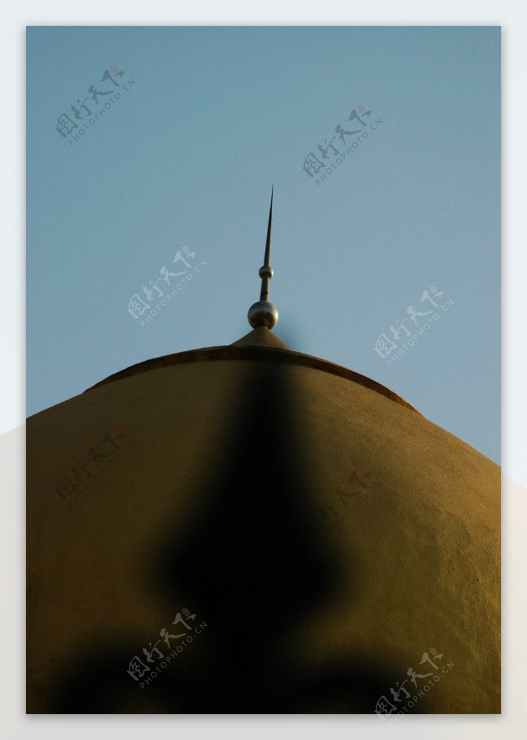 清真寺教堂的尖顶图片