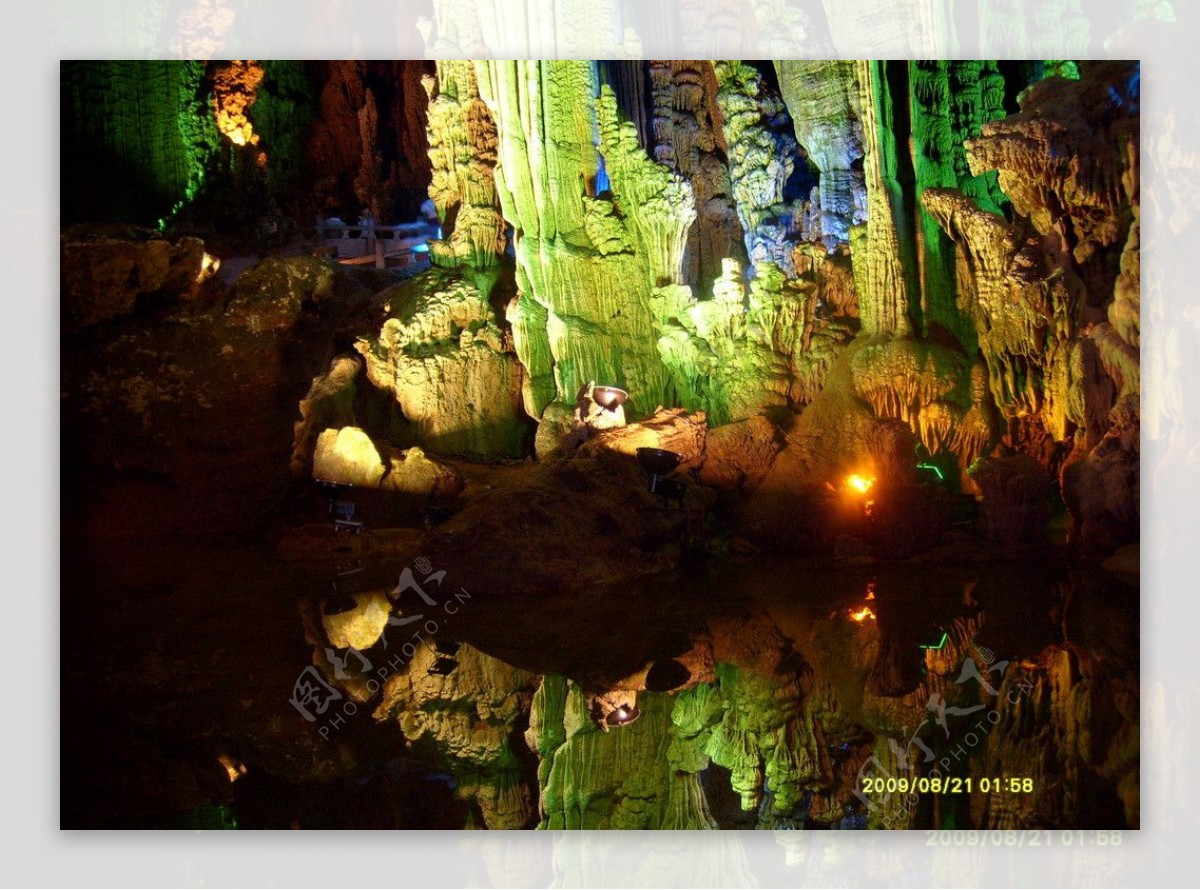 桂林山水溶洞图片