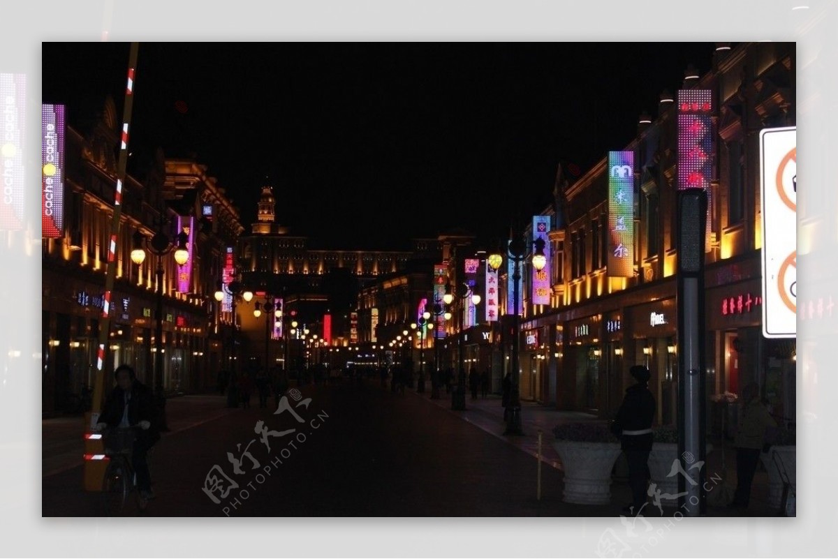 天津街道夜景图片