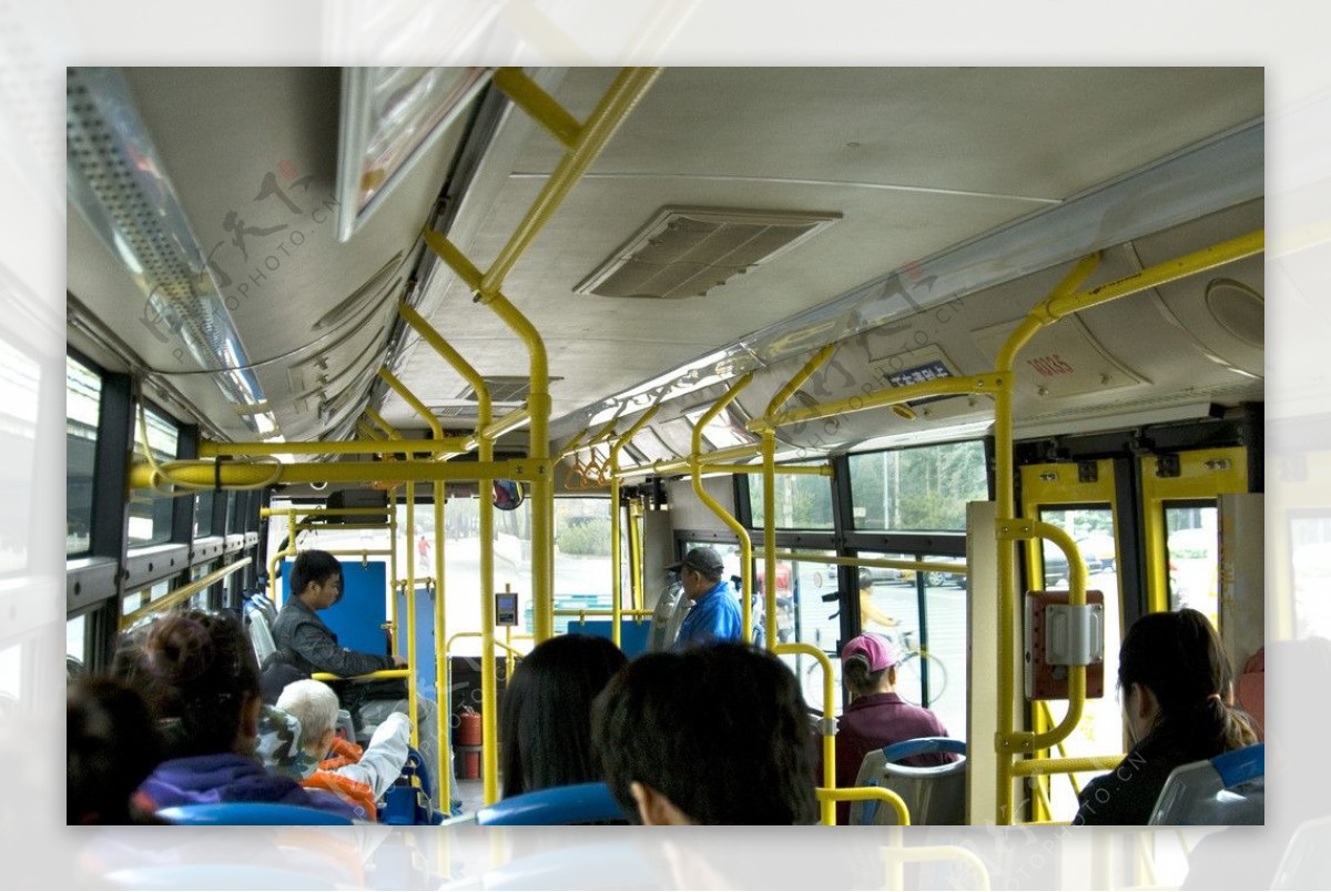 公交车内景图片