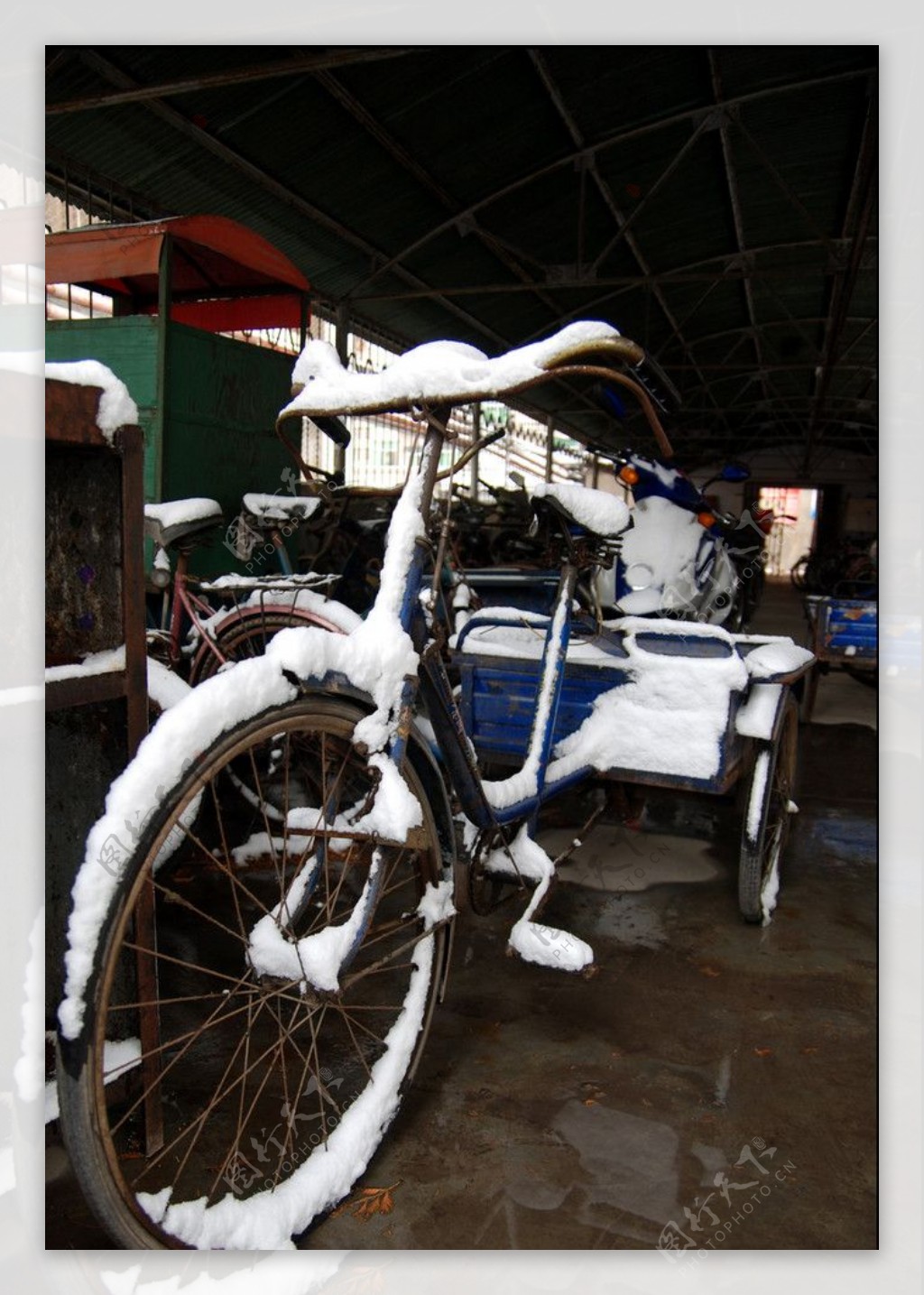 下雪自行车冬季图片