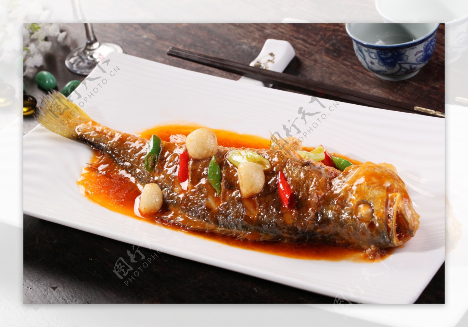 川菜大蒜烧鳝鱼最正宗的做法，色香味俱全，肉嫩味美，下酒又下饭_腥味