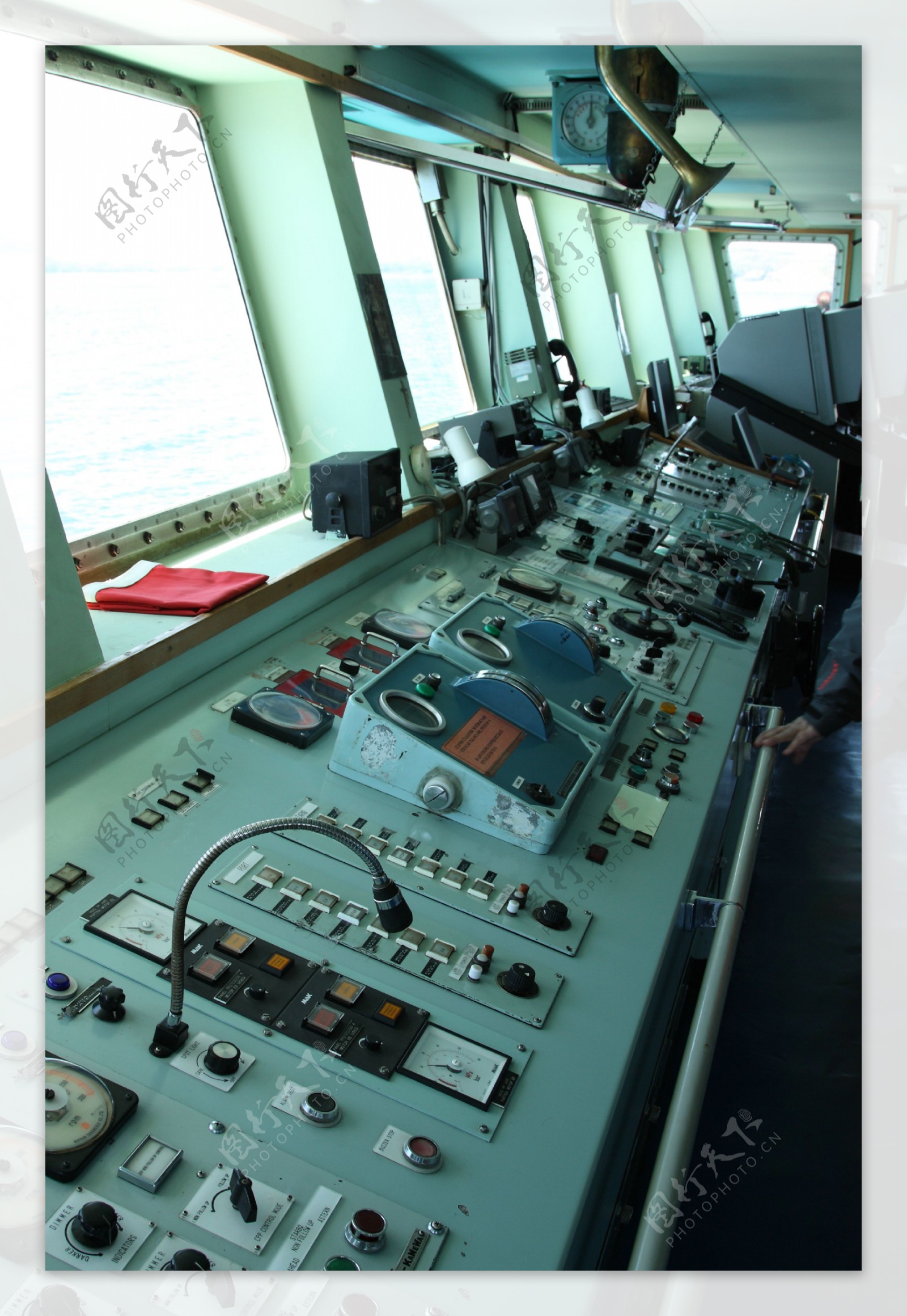 船舶驾驶室图片