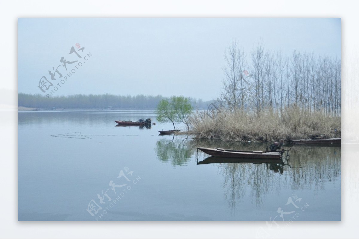沂河湖畔图片