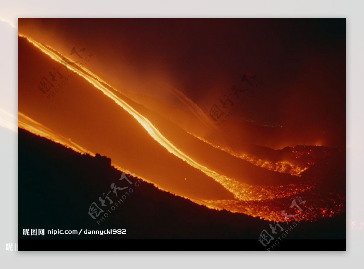 火山爆发图片