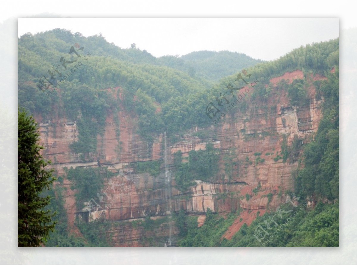 赤水葫市尖山丹霞石壁图片