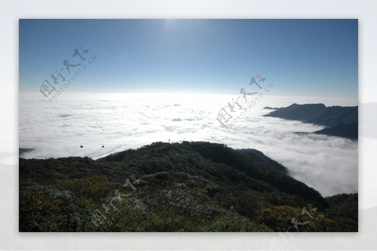 贵州梵净山晨雾图片