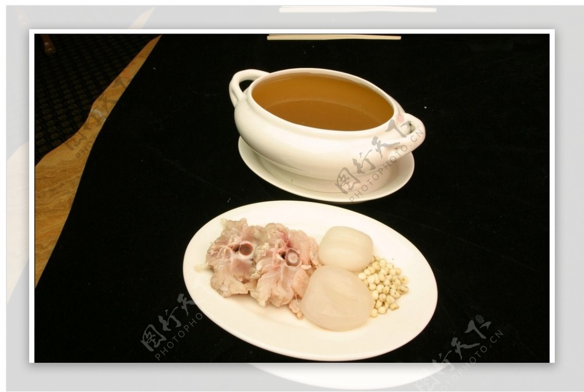 苹果雪梨海底椰汤的做法_苹果雪梨海底椰汤怎么做_苹果雪梨海底椰汤的家常做法_厨乐【心食谱】